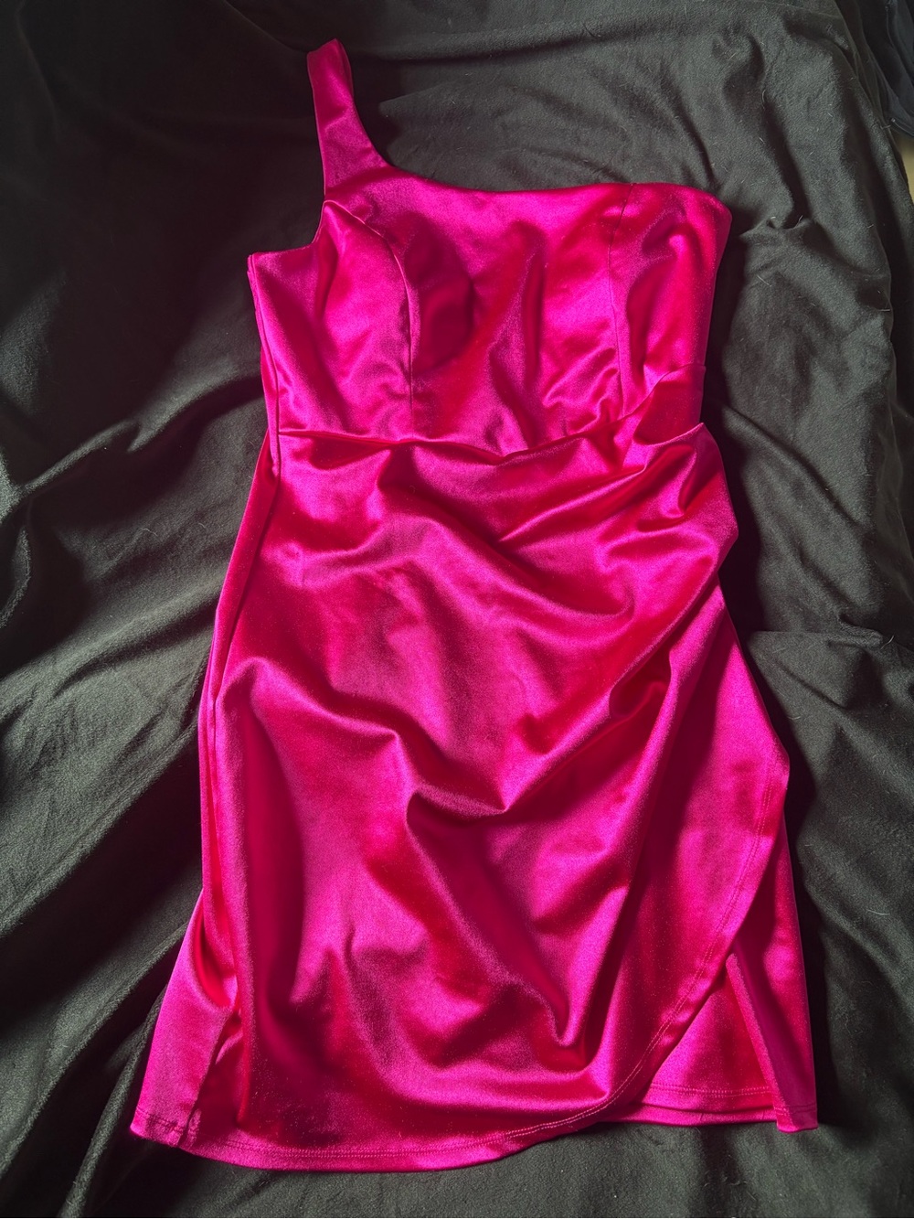 Emerald Sundae One-Shoulder Magenta Satin Cocktail Dress
